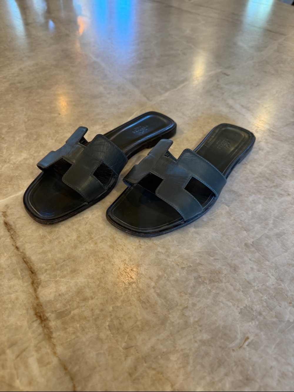 Hermes Oran Sandals - Picture 2 of 7